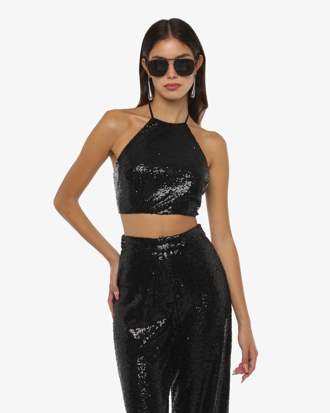 Top cropped con collo america in paillettes